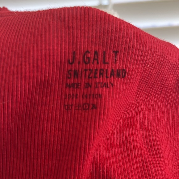 Scarlet Ribbed Tank Top - Picture 3 of 3